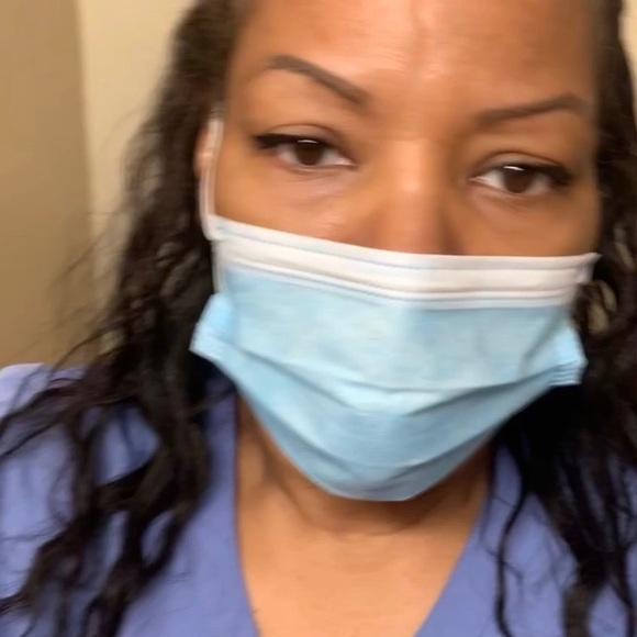 Meet your Posher, Cynthia - Picture 1 of 1